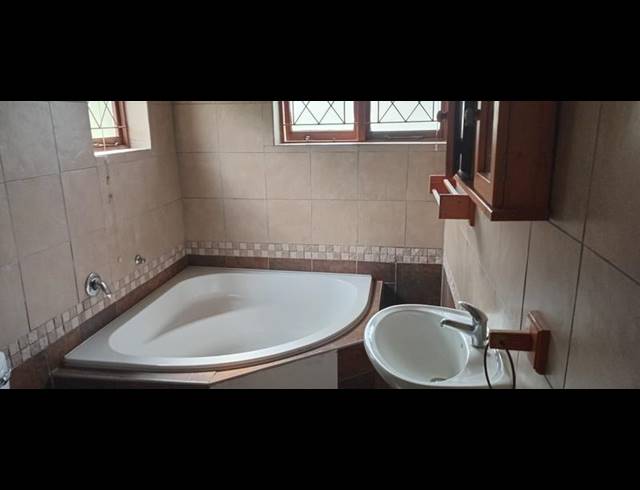 3 BEDROOM HOUSE FOR SALE IN SARNIA